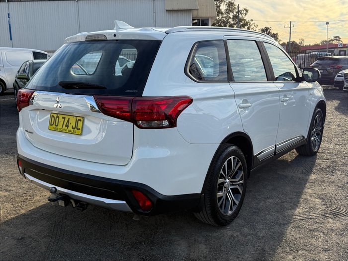 2018 MITSUBISHI OUTLANDER ES 5 SEAT (AWD)