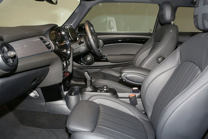 2024 MINI Cooper JCW Classic