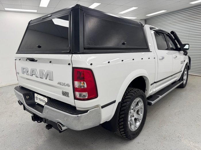 2019 RAM 1500 Laramie DS MY19 4X4 Dual Range Bright White