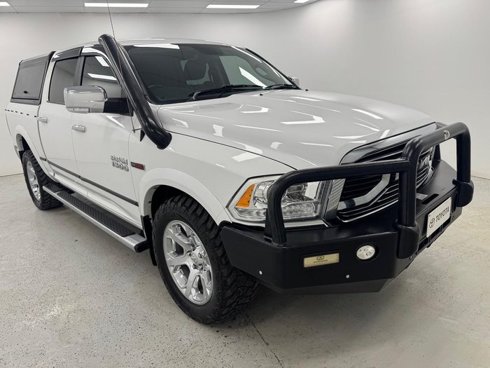 2019 RAM 1500 Laramie DS MY19 4X4 Dual Range Bright White