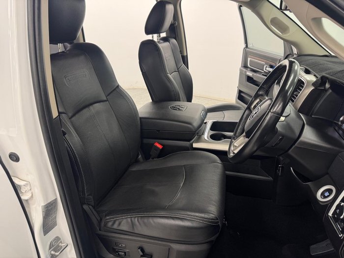 2019 RAM 1500 Laramie DS MY19 4X4 Dual Range Bright White