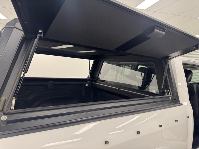 2019 RAM 1500 Laramie DS MY19 4X4 Dual Range Bright White
