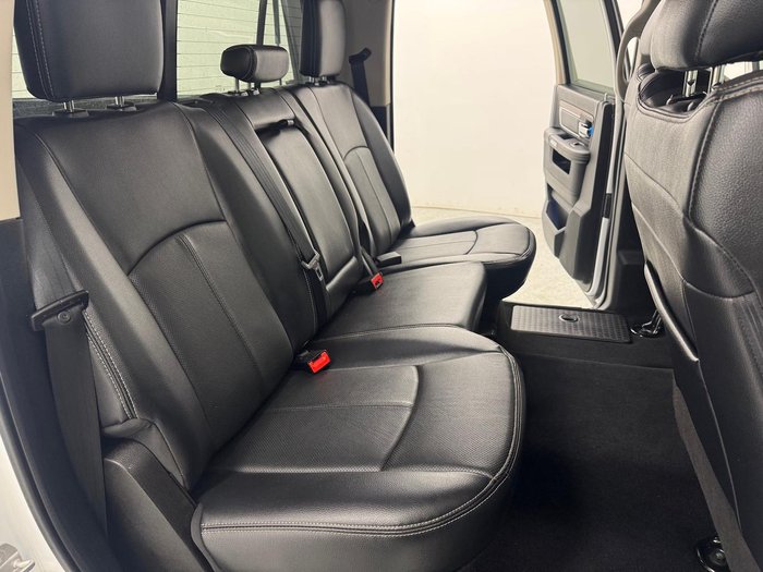 2019 RAM 1500 Laramie DS MY19 4X4 Dual Range Bright White