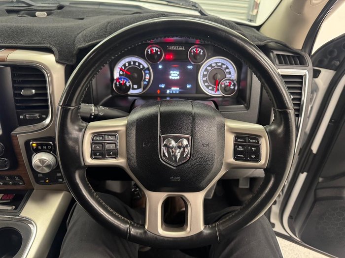 2019 RAM 1500 Laramie DS MY19 4X4 Dual Range Bright White