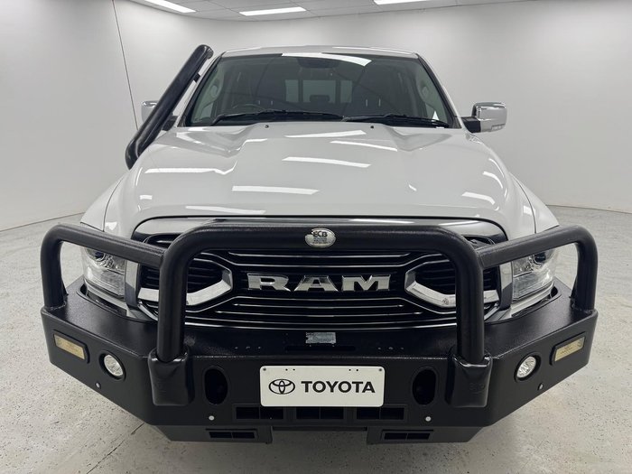 2019 RAM 1500 Laramie DS MY19 4X4 Dual Range Bright White