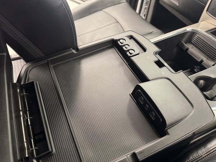2019 RAM 1500 Laramie DS MY19 4X4 Dual Range Bright White