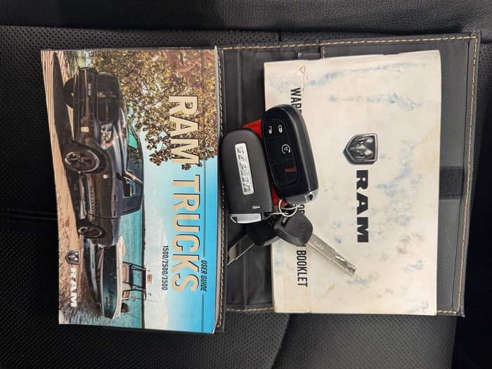 2019 RAM 1500 Laramie DS MY19 4X4 Dual Range Bright White