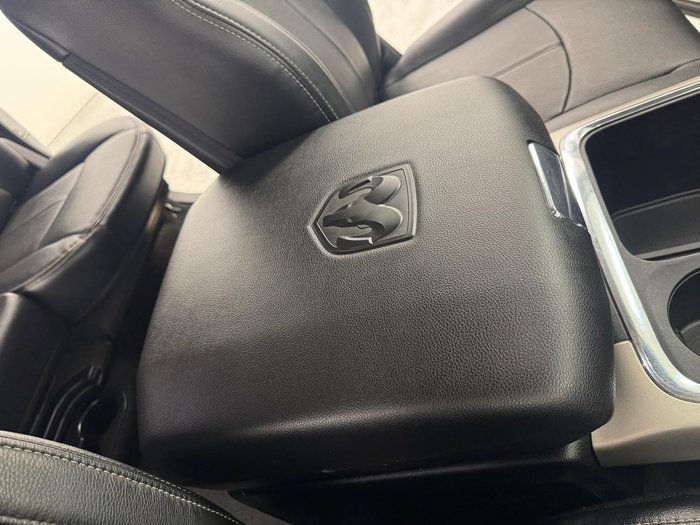 2019 RAM 1500 Laramie DS MY19 4X4 Dual Range Bright White