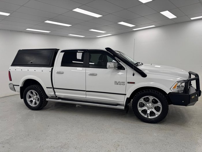 2019 RAM 1500 Laramie DS MY19 4X4 Dual Range Bright White