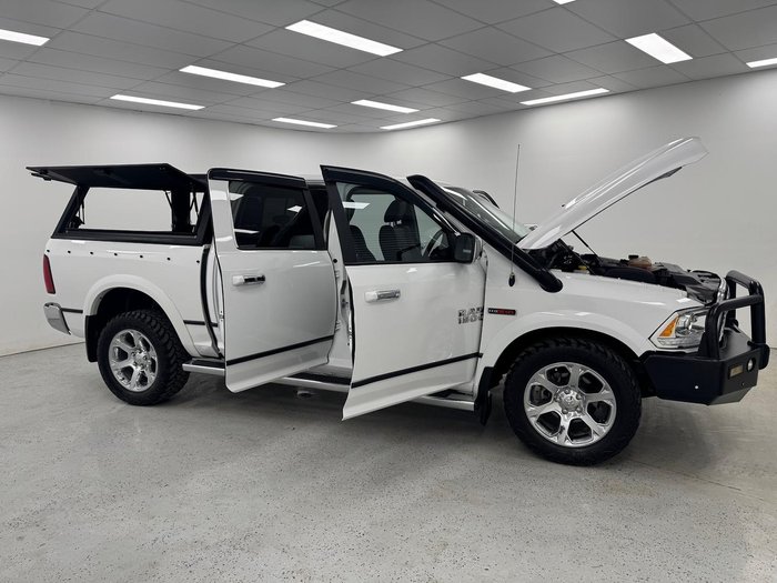2019 RAM 1500 Laramie DS MY19 4X4 Dual Range Bright White