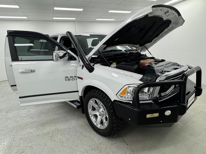 2019 RAM 1500 Laramie DS MY19 4X4 Dual Range Bright White