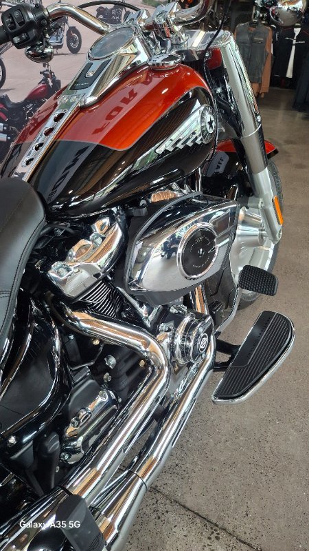 2025 Harley-davidson FLFB FAT BOY (117) WHISKEY FIRE / BLACK