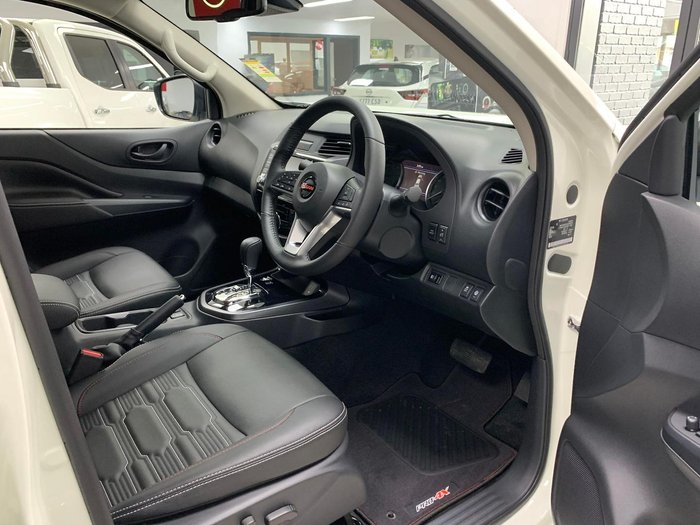 2025 Nissan Navara PRO-4X D23 MY25 4X4 Dual Range White Pearl