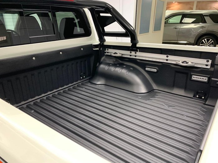 2025 Nissan Navara PRO-4X D23 MY25 4X4 Dual Range White Pearl