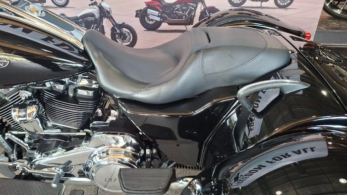2019 Harley-davidson FLRT FREEWHEELER Black