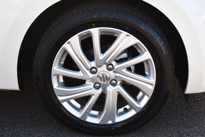 2023 Suzuki Swift GL AZ Series II Pure White