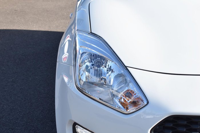 2023 Suzuki Swift GL AZ Series II Pure White