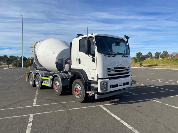 2025 Isuzu F Series 2025 Isuzu FYJ 300-350 8X4 Agitator Cab Chassis
