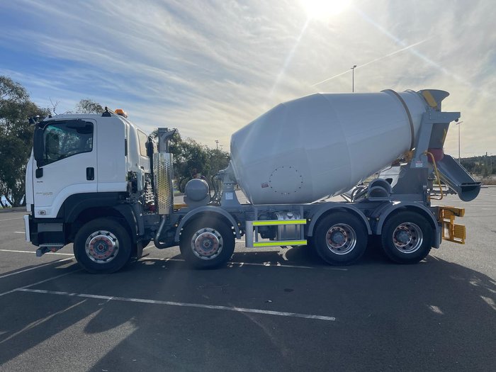 2025 Isuzu F Series 2025 Isuzu FYJ 300-350 8X4 Agitator Cab Chassis