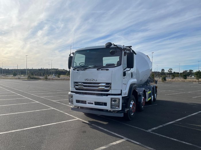 2025 Isuzu F Series 2025 Isuzu FYJ 300-350 8X4 Agitator Cab Chassis