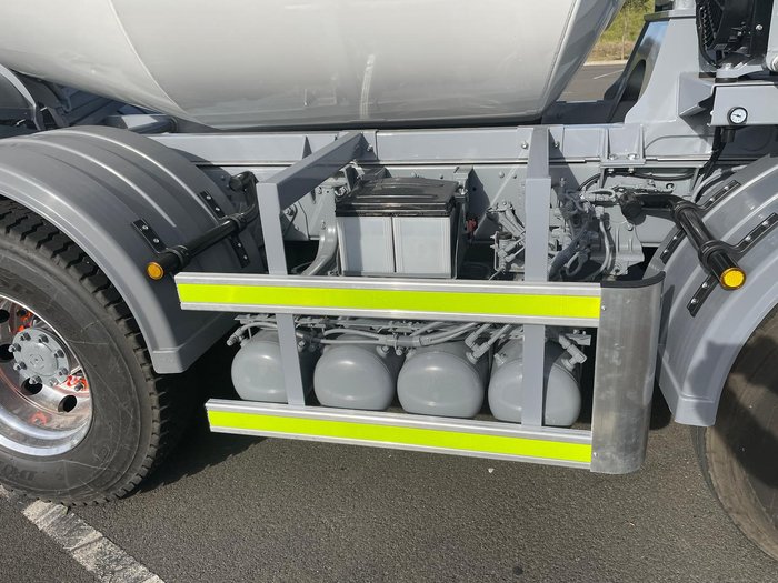 2025 Isuzu F Series 2025 Isuzu FYJ 300-350 8X4 Agitator Cab Chassis