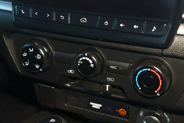 2024 Mazda BT-50 XT