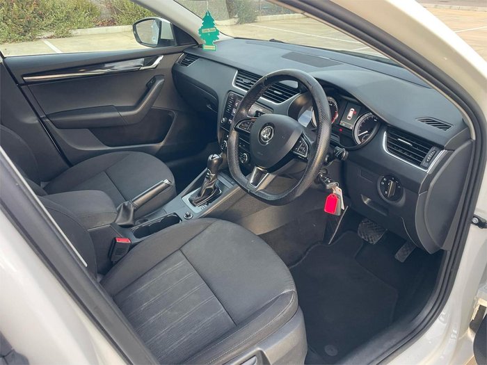 2018 SKODA Octavia 110TSI NE MY19 Moon White