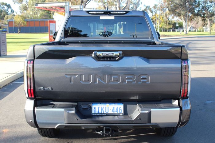 2023 Toyota TUNDRA 3.5L Hyb Pick-up 10AT Limited