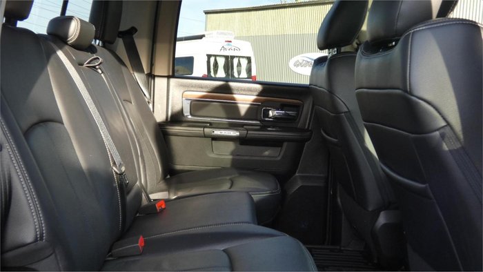 2019 RAM 1500 Laramie DS MY19 4X4 Dual Range Billet Silver