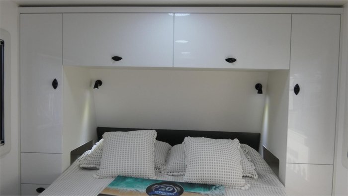 2025 Viscount V Series White