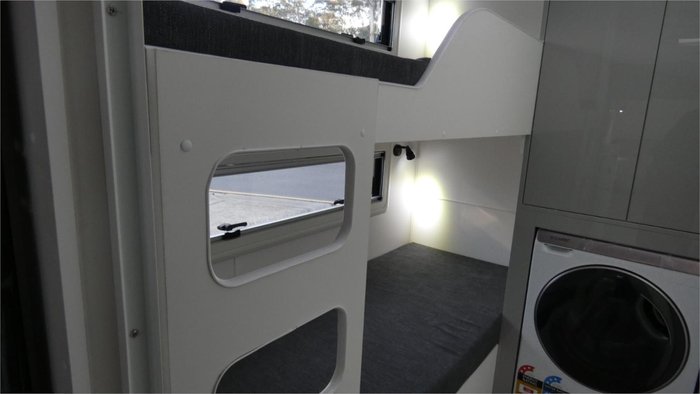 2025 Viscount V Series White