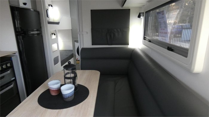2025 Viscount V Series White