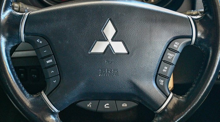 2020 Mitsubishi Pajero GLS