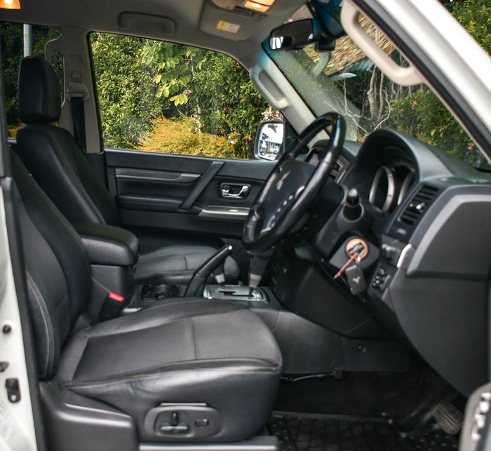 2020 Mitsubishi Pajero GLS
