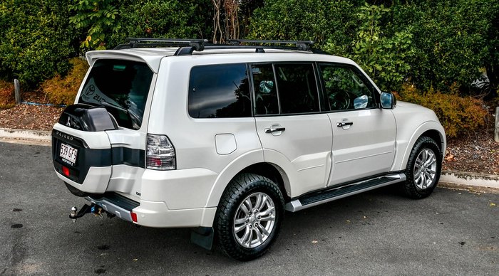 2020 Mitsubishi Pajero GLS