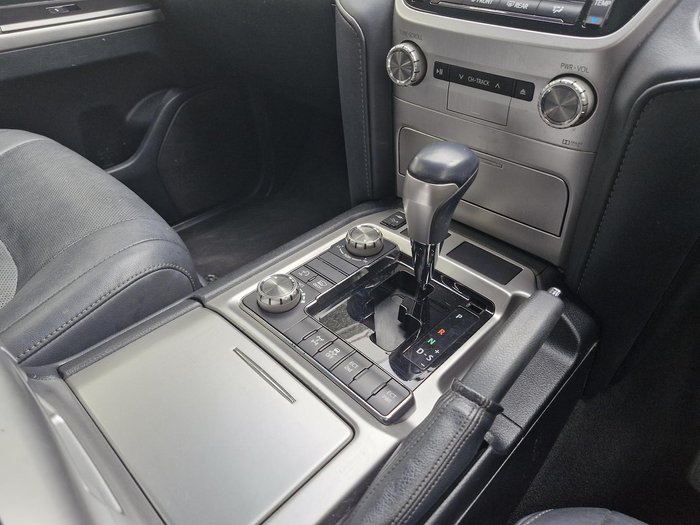 2020 Toyota Landcruiser VX