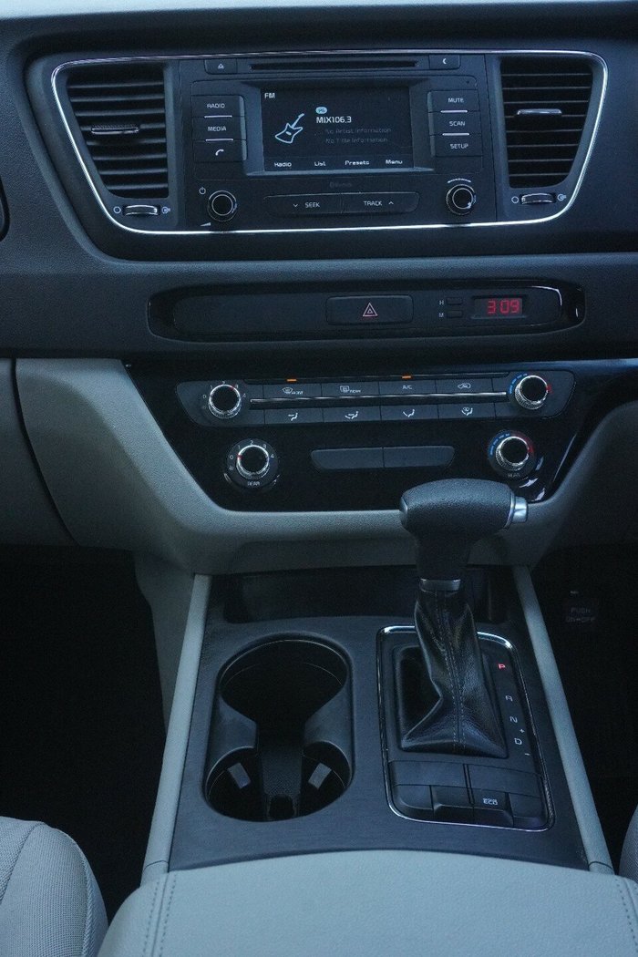 2017 Kia Carnival S