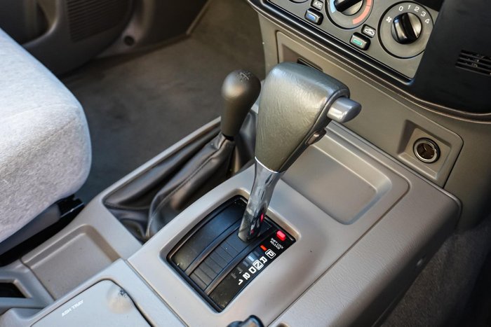 2000 Nissan Patrol ST