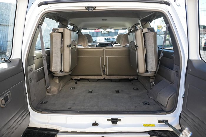 2000 Nissan Patrol ST