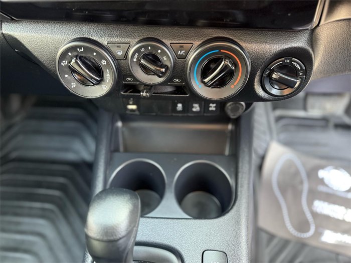 2019 Toyota Hilux SR