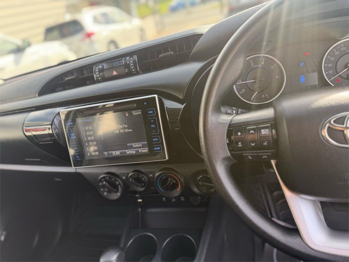 2019 Toyota Hilux SR