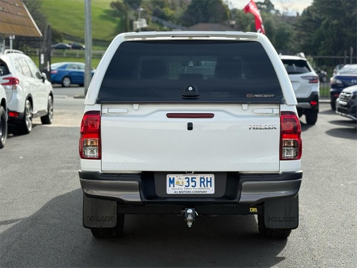 2019 Toyota Hilux SR
