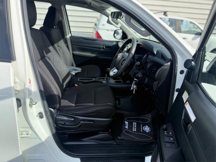 2019 Toyota Hilux SR