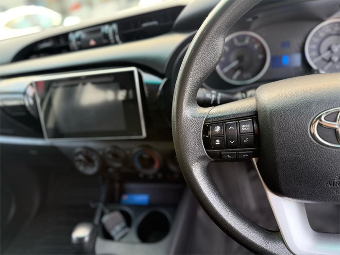2019 Toyota Hilux SR