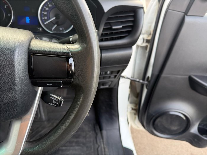 2019 Toyota Hilux SR