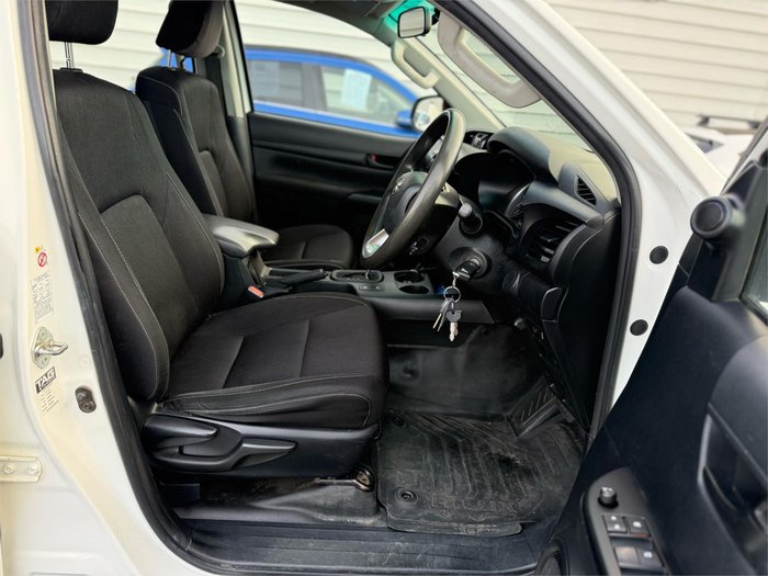 2019 Toyota Hilux SR
