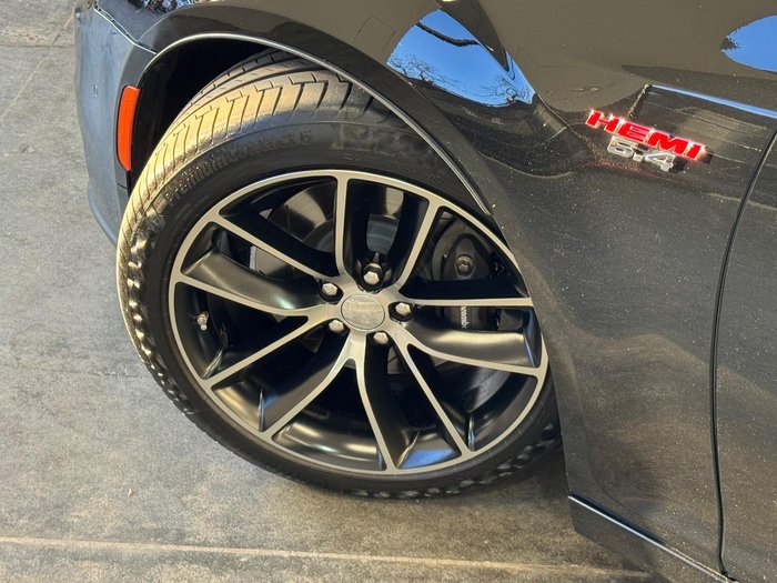 2018 Chrysler 300 SRT Core