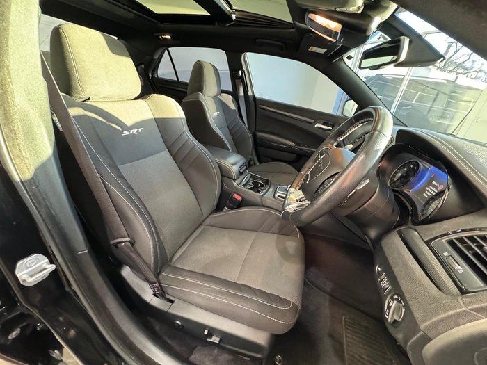 2018 Chrysler 300 SRT Core