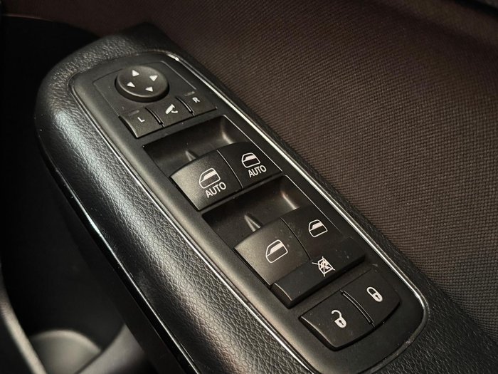 2018 Chrysler 300 SRT Core