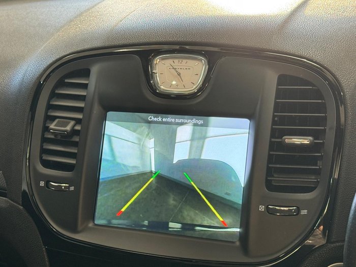 2018 Chrysler 300 SRT Core